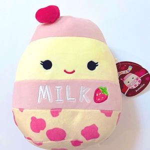 NWT Squishmallows 8” Amelie Valentines Strawberry Milk.